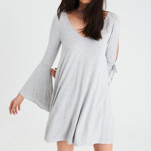 American Eagle Grey Bell Sleeve V-Neck Dress Stretchy Girly Size Small GUC Flaw - Picture 1 of 8